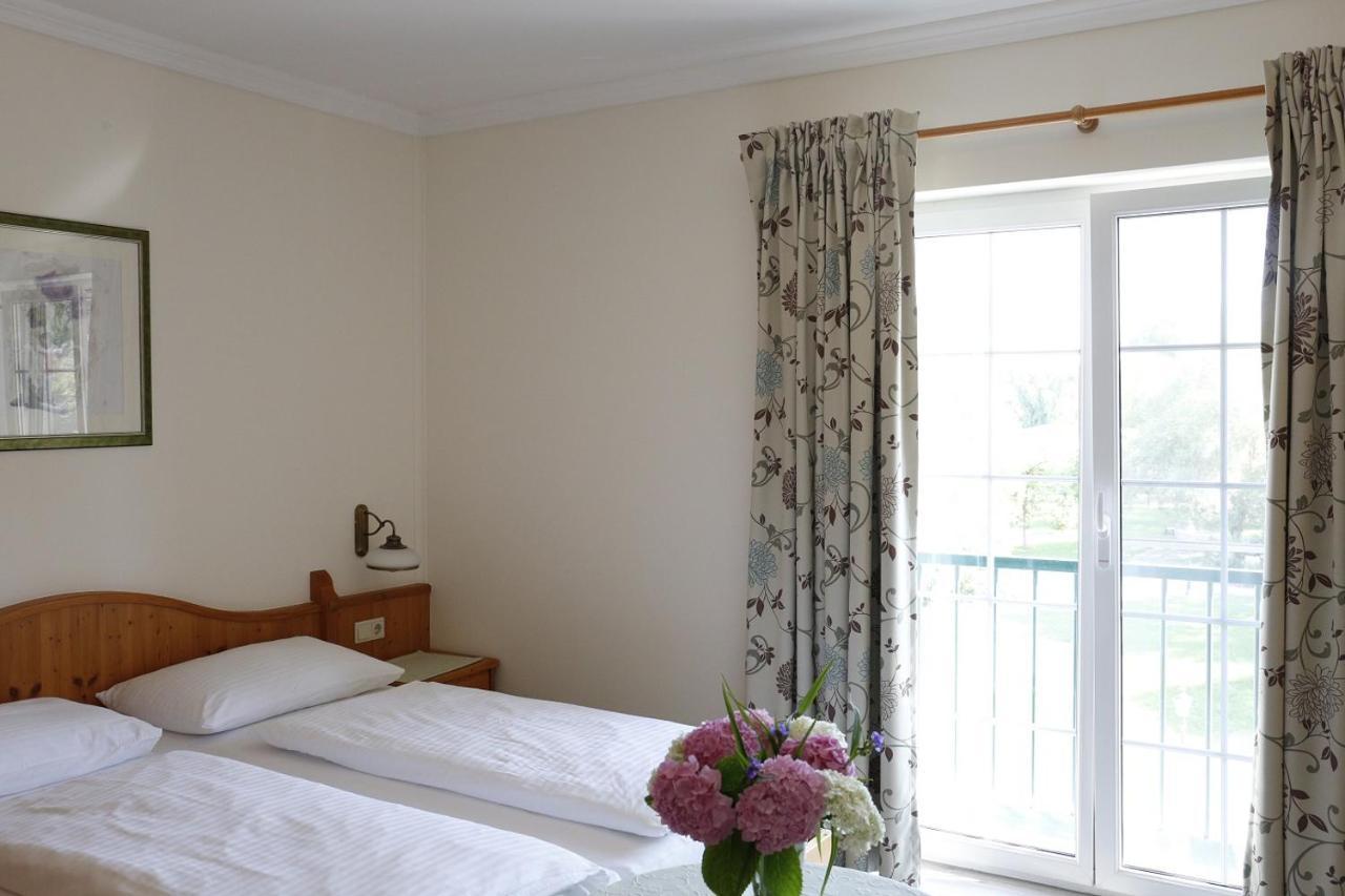 Birkenhof Gols - B & B - Wohlfuehl Hotel Mit Wochenend-Restaurant Bagian luar foto