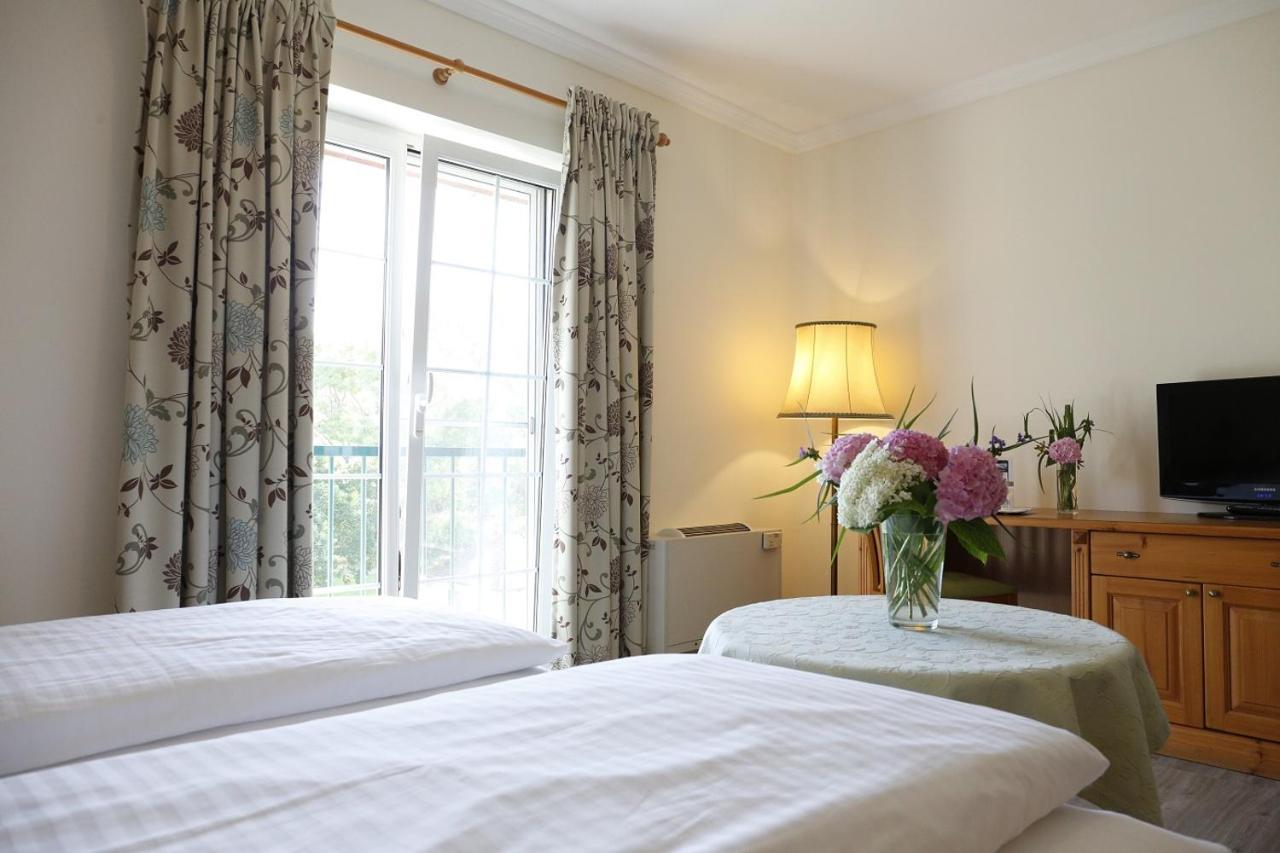 Birkenhof Gols - B & B - Wohlfuehl Hotel Mit Wochenend-Restaurant Bagian luar foto