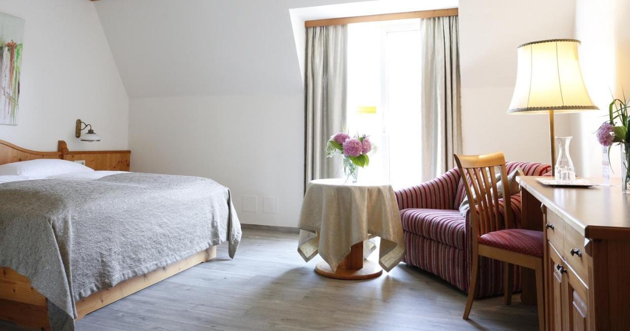 Birkenhof Gols - B & B - Wohlfuehl Hotel Mit Wochenend-Restaurant Bagian luar foto