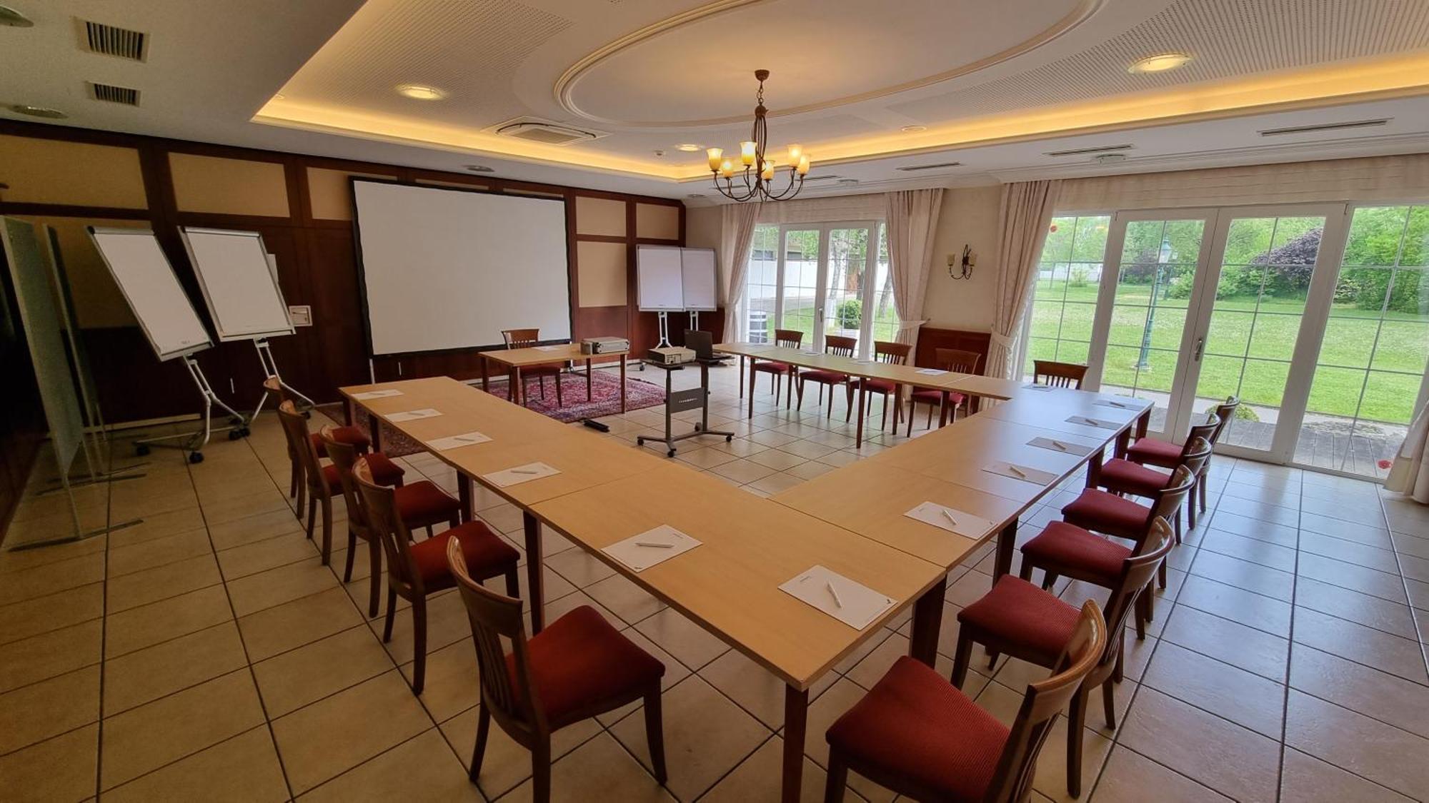 Birkenhof Gols - B & B - Wohlfuehl Hotel Mit Wochenend-Restaurant Bagian luar foto
