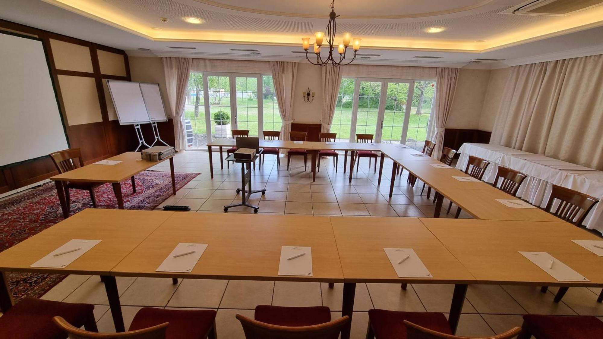 Birkenhof Gols - B & B - Wohlfuehl Hotel Mit Wochenend-Restaurant Bagian luar foto