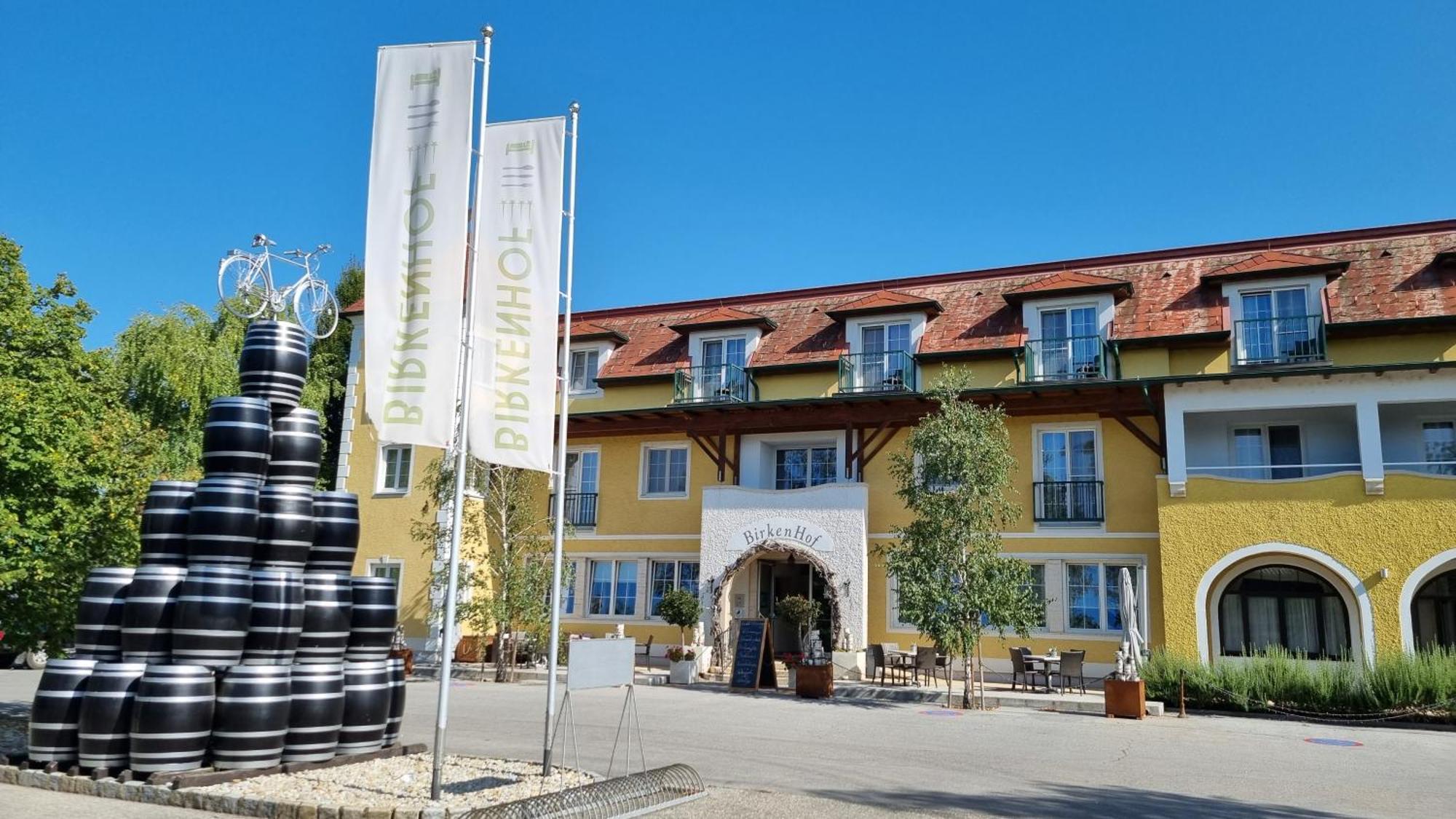 Birkenhof Gols - B & B - Wohlfuehl Hotel Mit Wochenend-Restaurant Bagian luar foto