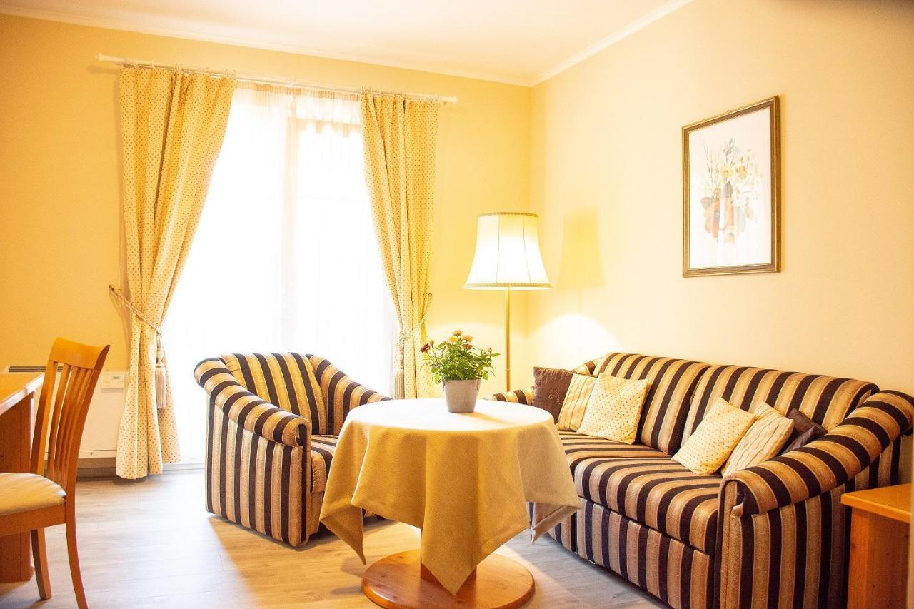 Birkenhof Gols - B & B - Wohlfuehl Hotel Mit Wochenend-Restaurant Bagian luar foto