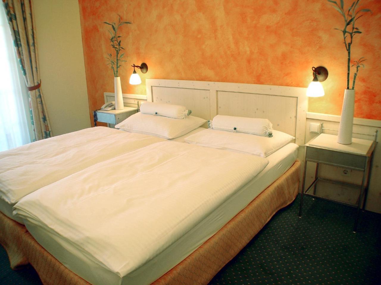 Birkenhof Gols - B & B - Wohlfuehl Hotel Mit Wochenend-Restaurant Bagian luar foto