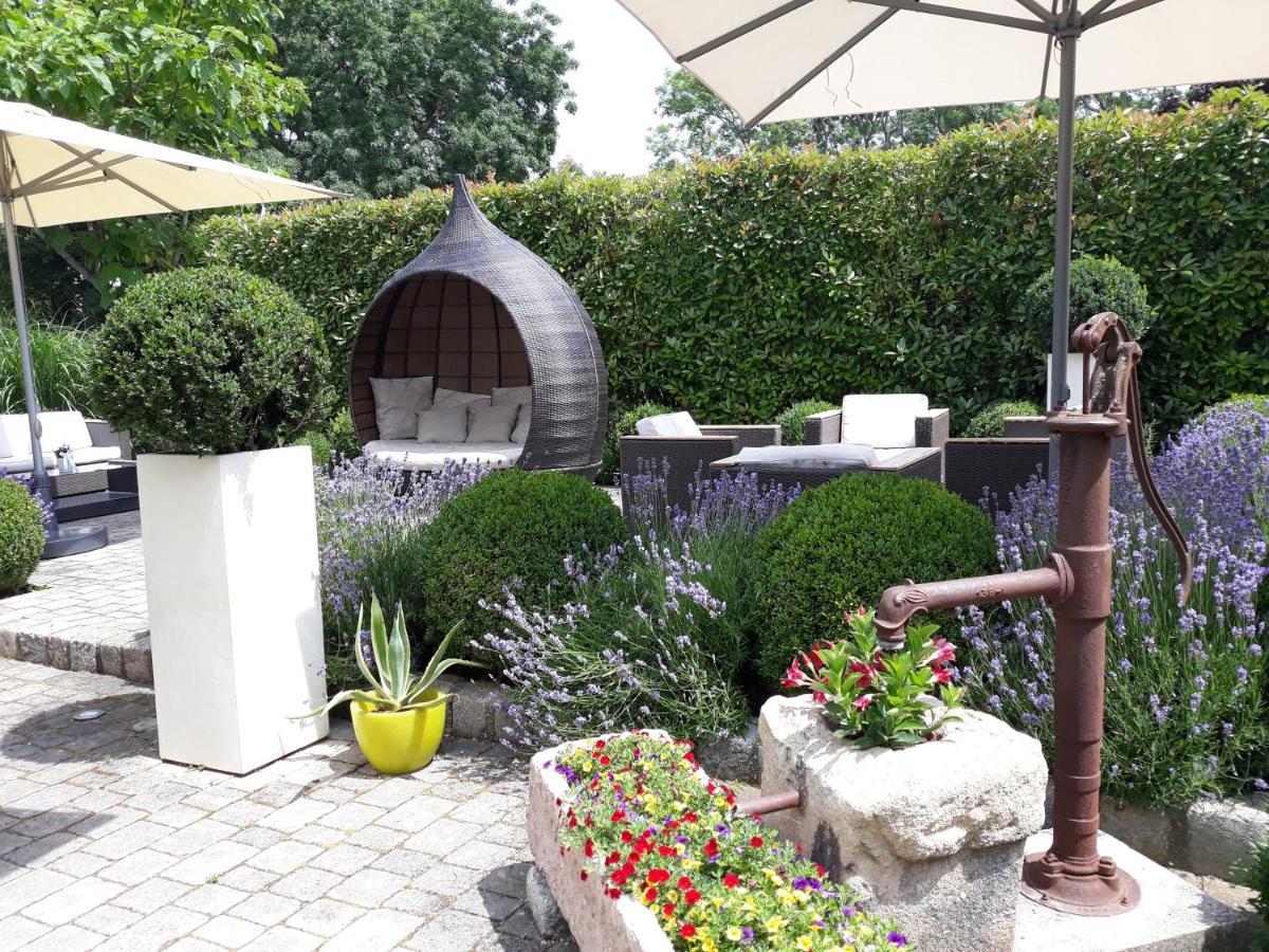 Birkenhof Gols - B & B - Wohlfuehl Hotel Mit Wochenend-Restaurant Bagian luar foto