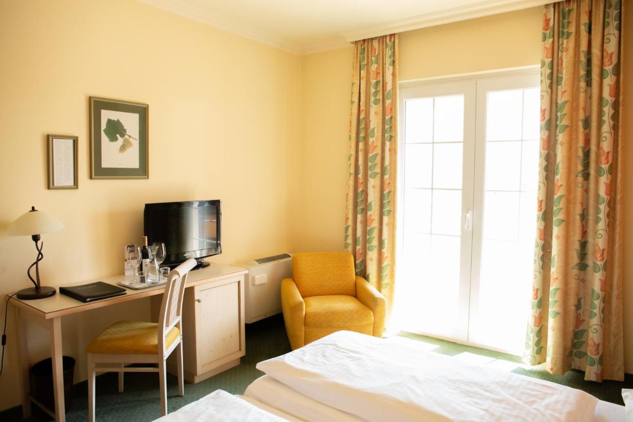 Birkenhof Gols - B & B - Wohlfuehl Hotel Mit Wochenend-Restaurant Bagian luar foto